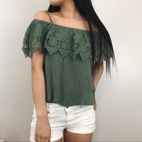 Taylor // Sage Green Blouse - Picture 4 of 4
